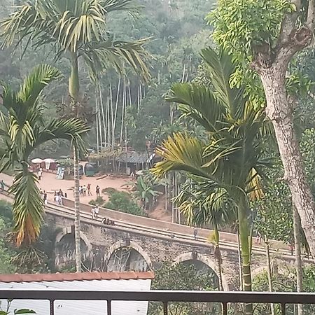 Nine Arch Araliya Homestay เอลลา ภายนอก รูปภาพ