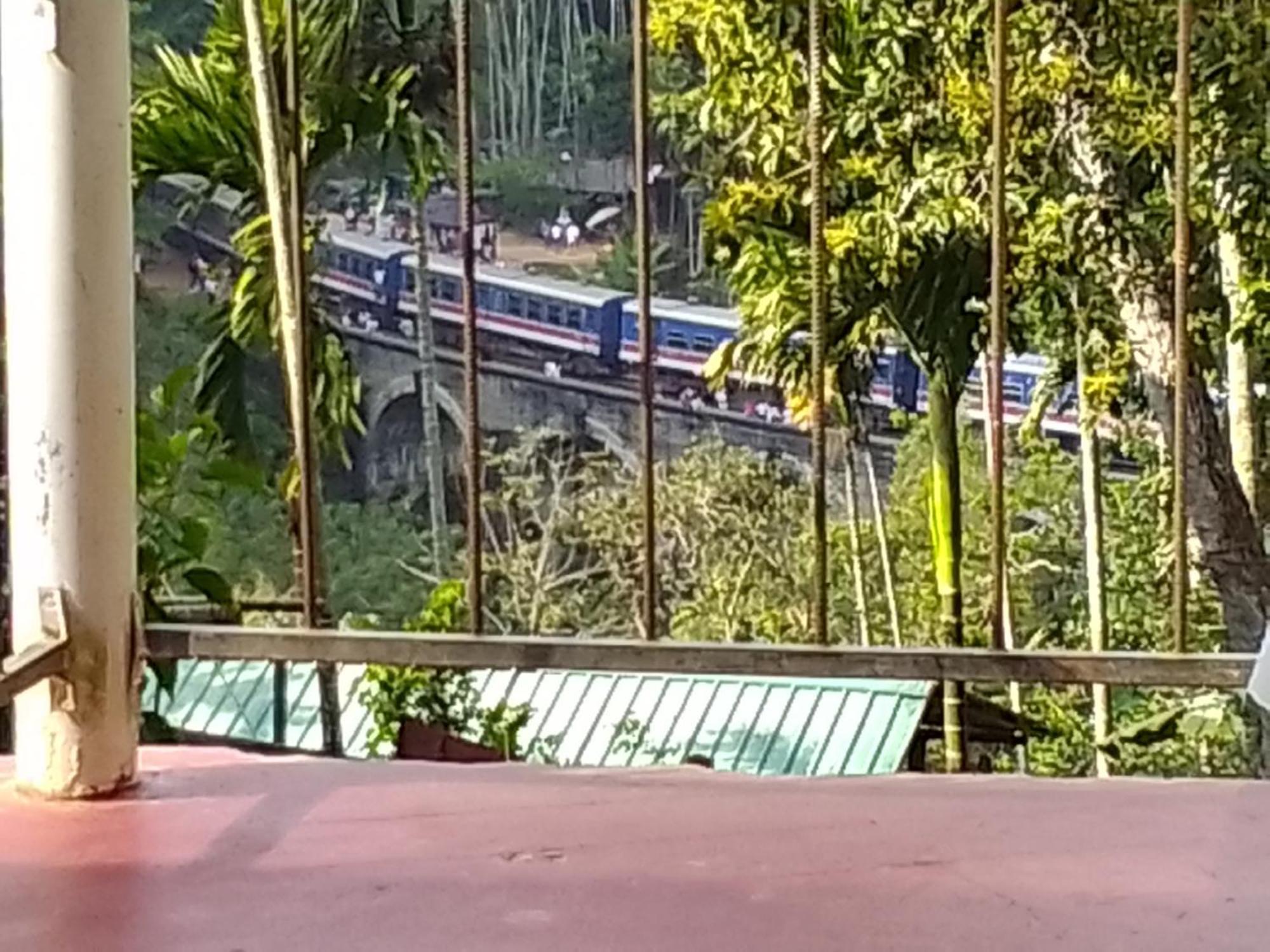 Nine Arch Araliya Homestay เอลลา ภายนอก รูปภาพ