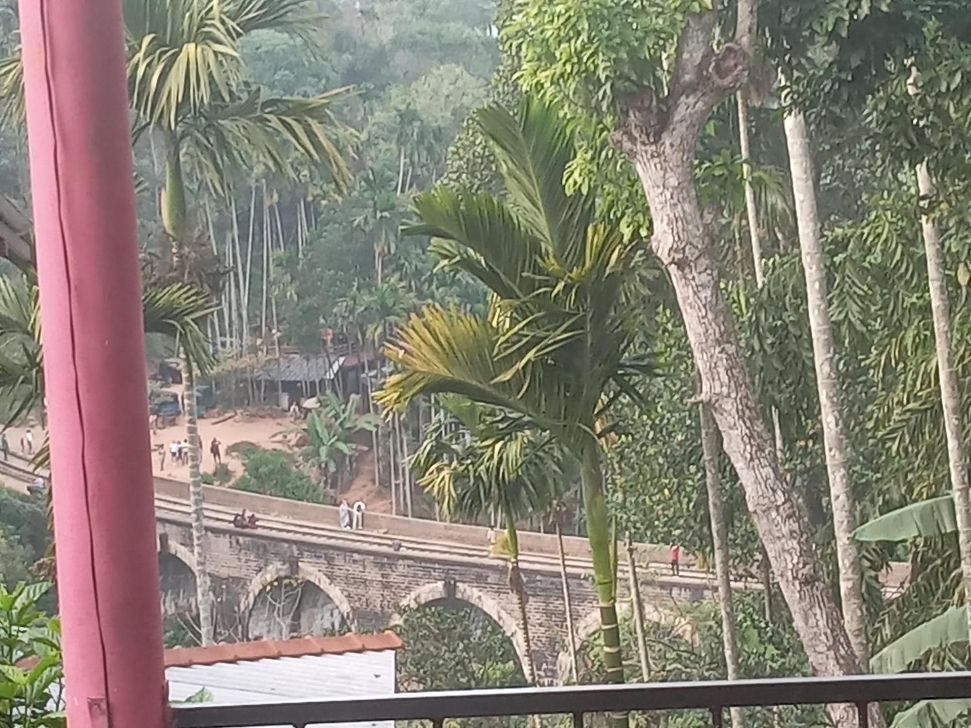 Nine Arch Araliya Homestay เอลลา ภายนอก รูปภาพ